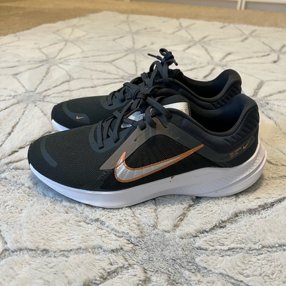 Nike Quest 5